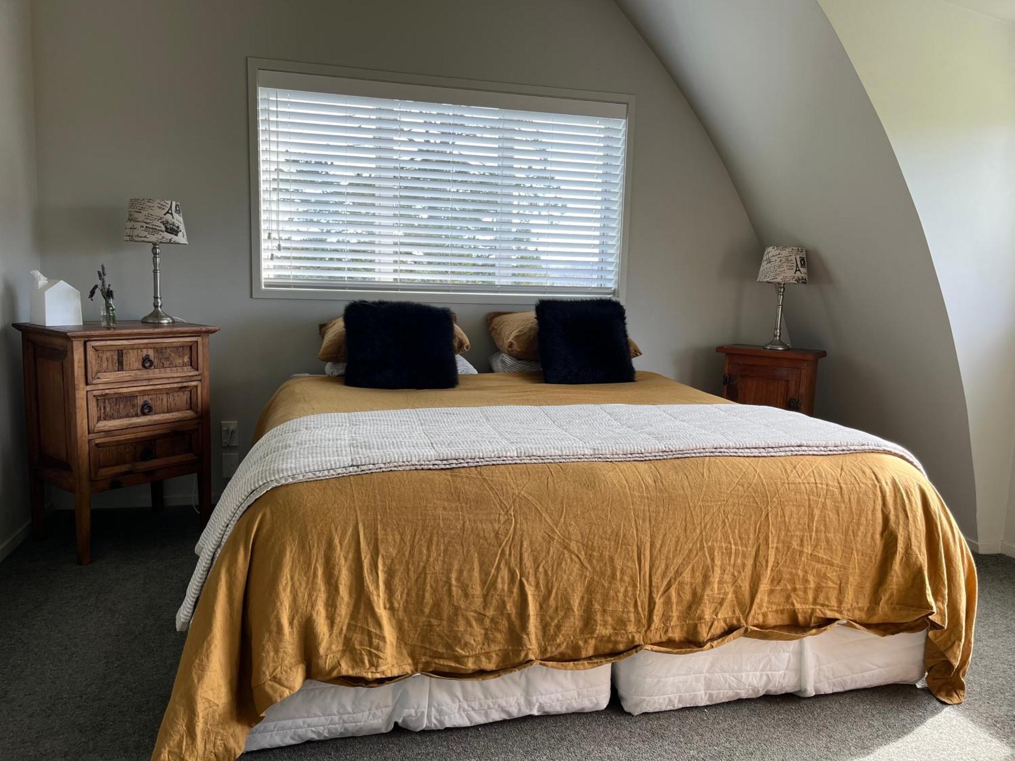 Lavender Hill Bed & Breakfast Riverhead ภายนอก รูปภาพ