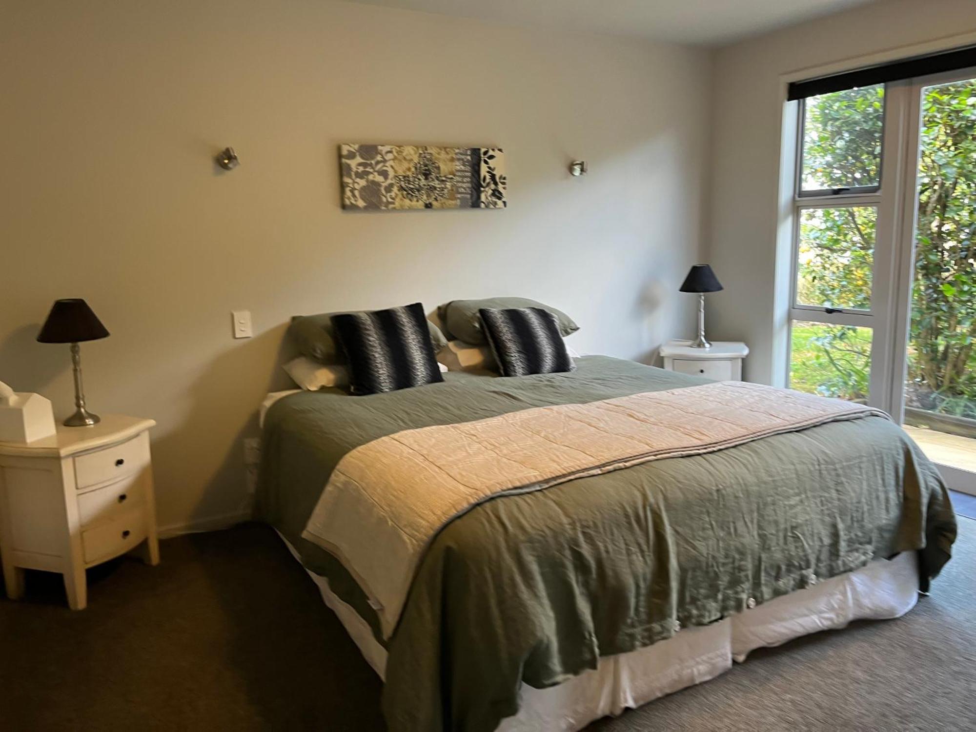 Lavender Hill Bed & Breakfast Riverhead ภายนอก รูปภาพ