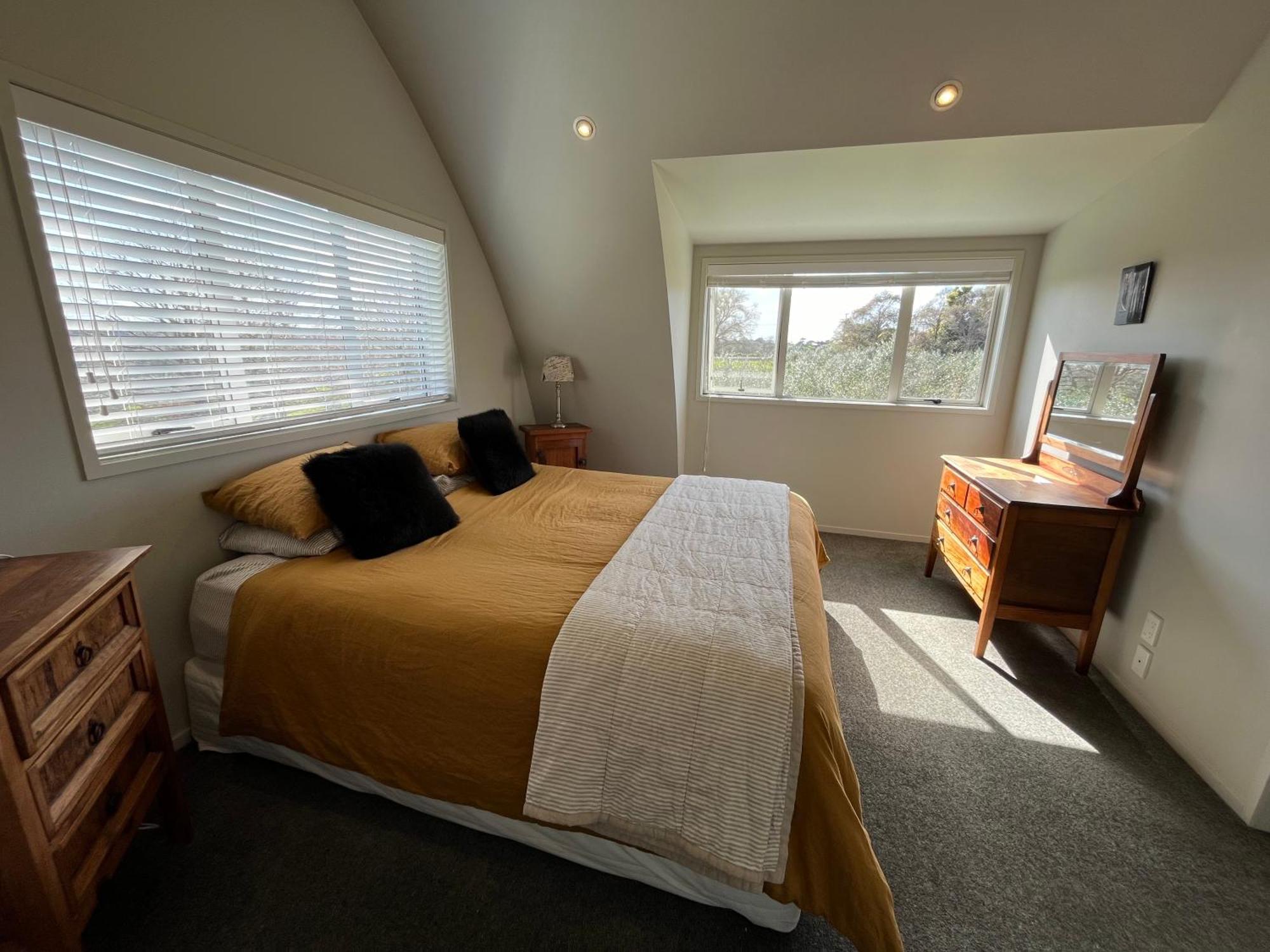 Lavender Hill Bed & Breakfast Riverhead ภายนอก รูปภาพ