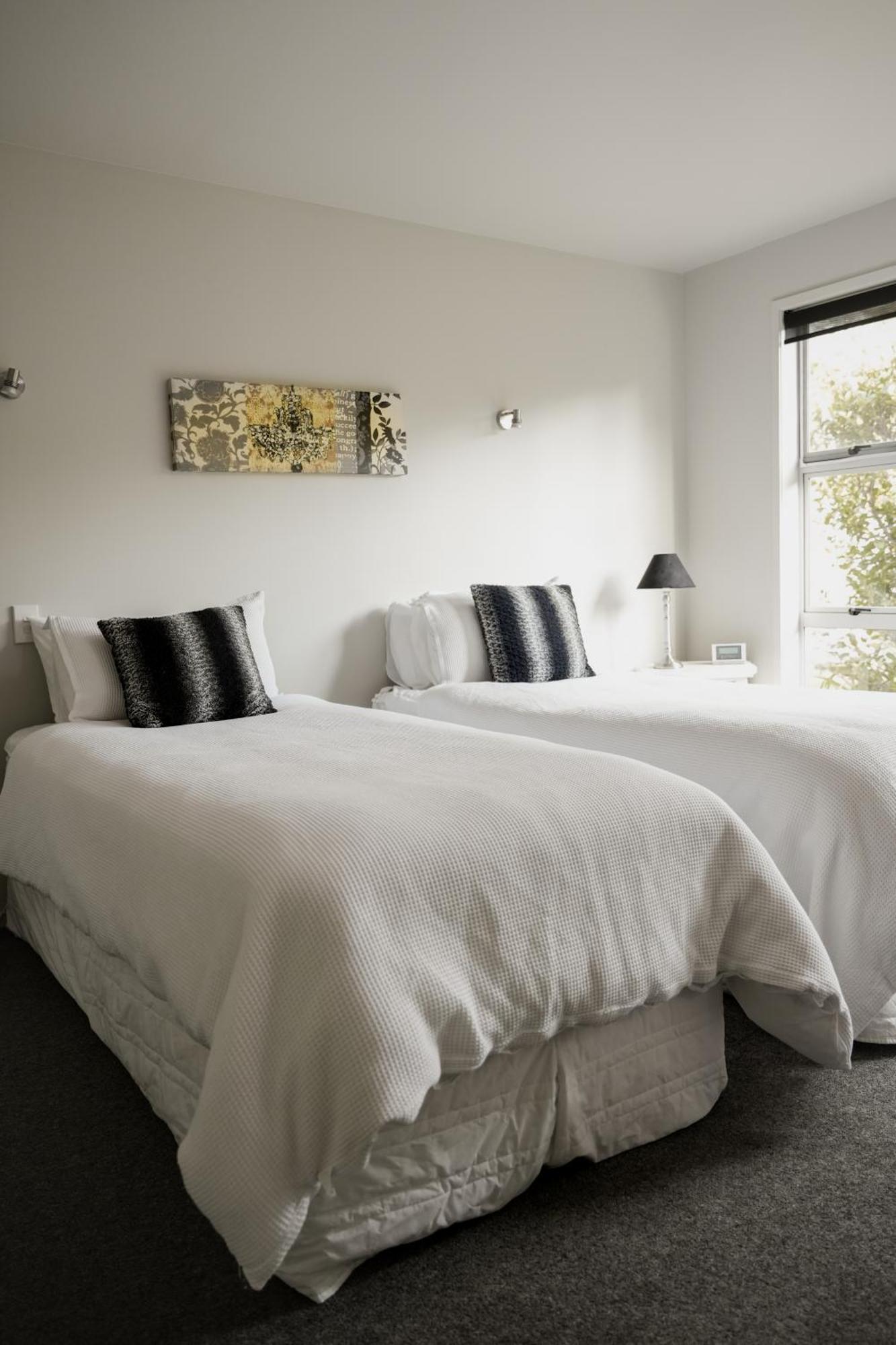 Lavender Hill Bed & Breakfast Riverhead ภายนอก รูปภาพ