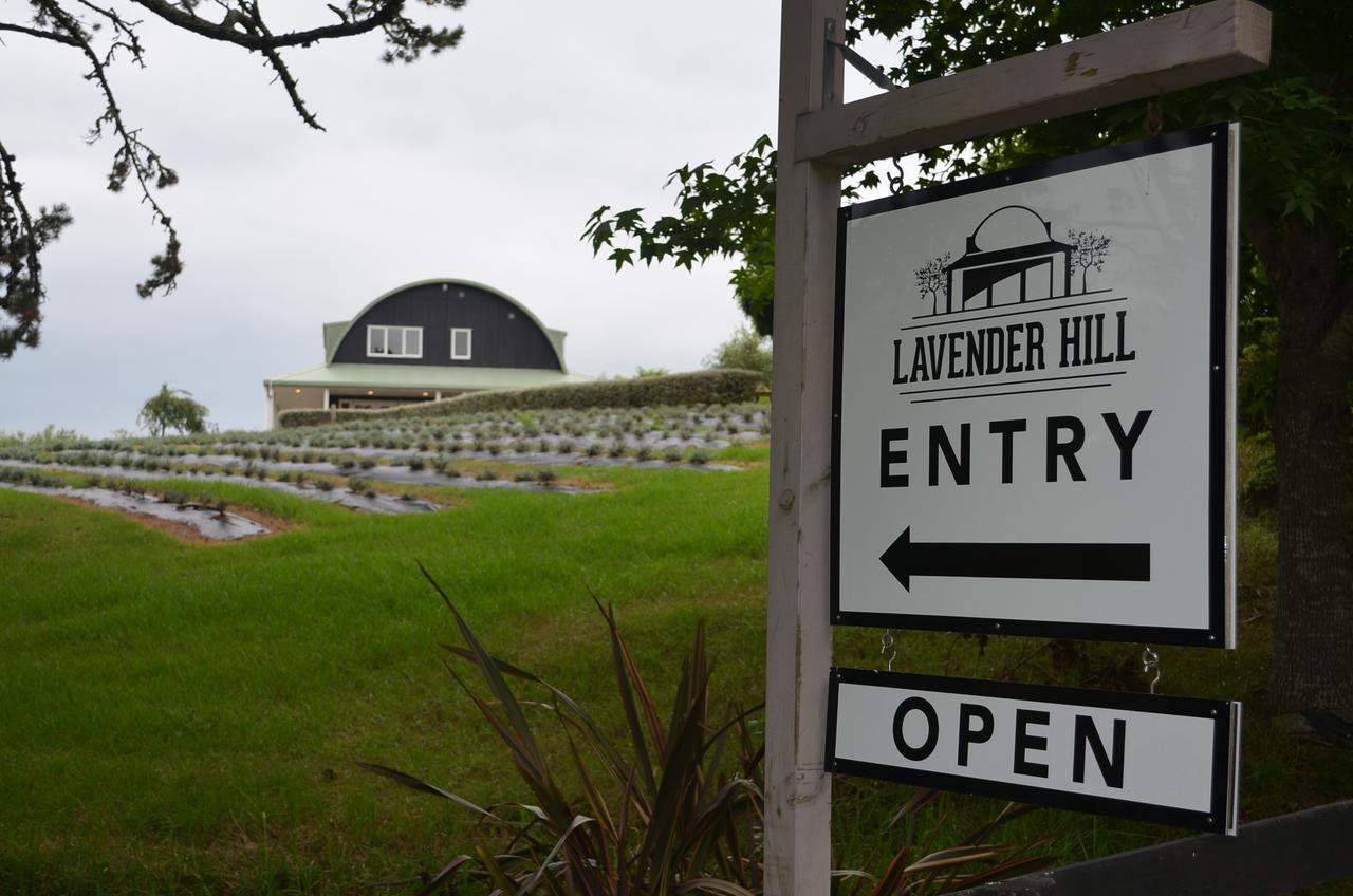 Lavender Hill Bed & Breakfast Riverhead ภายนอก รูปภาพ
